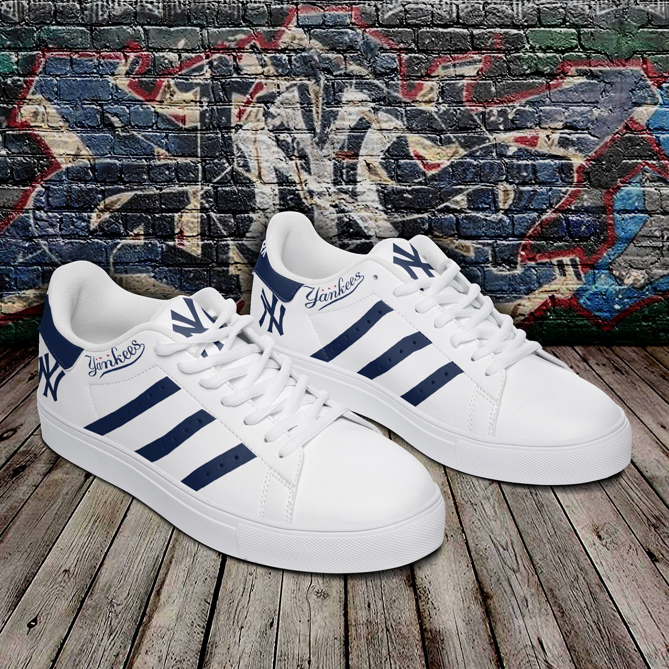 New York Yankees Custom Sneakers 033 – Sportique-shop.com