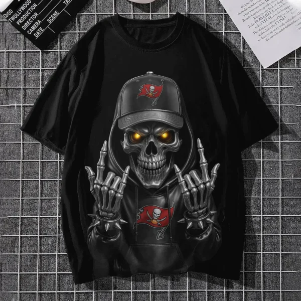 Tampa Bay Buccaneers Football US Team Black Skull Art Tshirt Best Gift For Fan AZTS1485