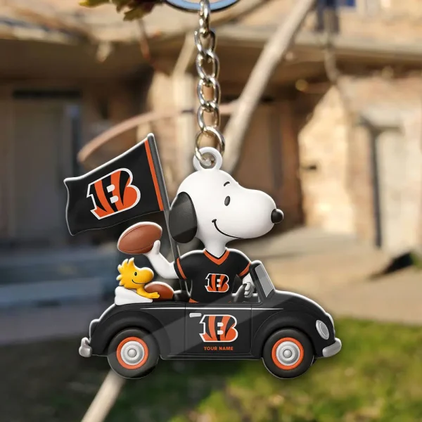 Cincinnati Bengals Football Team US Cartoon Dog Keychain Custom Name Gift For Fan SPTAKC052