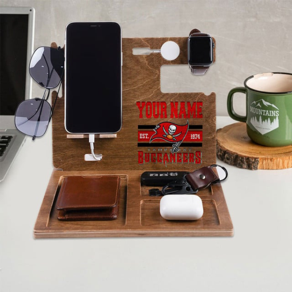 Tampa Bay Buccaneers Wooden Docking Station Gift For Fan SPTWOODENDS012 - Image 2