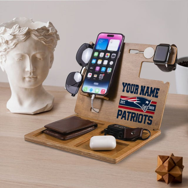 New England Patriots Wooden Docking Station Gift For Fan SPTWOODENDS015 - Image 3